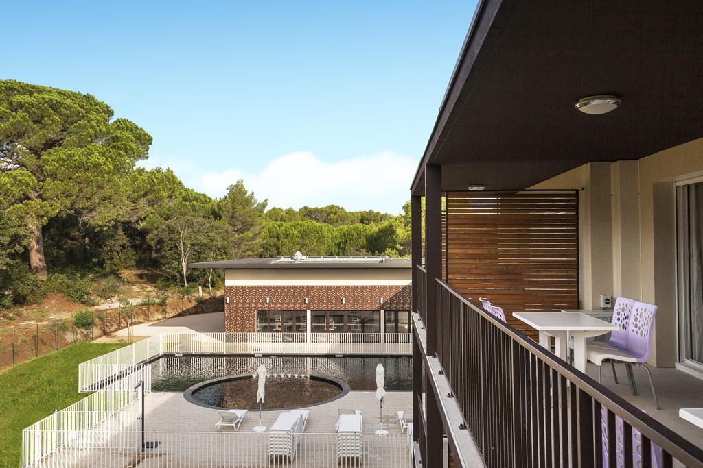 Residhotel Residence Pont Du Gard Remoulins Bagian luar foto