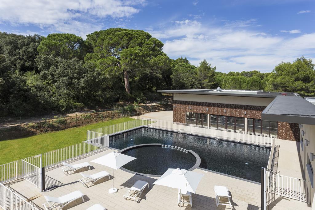 Residhotel Residence Pont Du Gard Remoulins Bagian luar foto