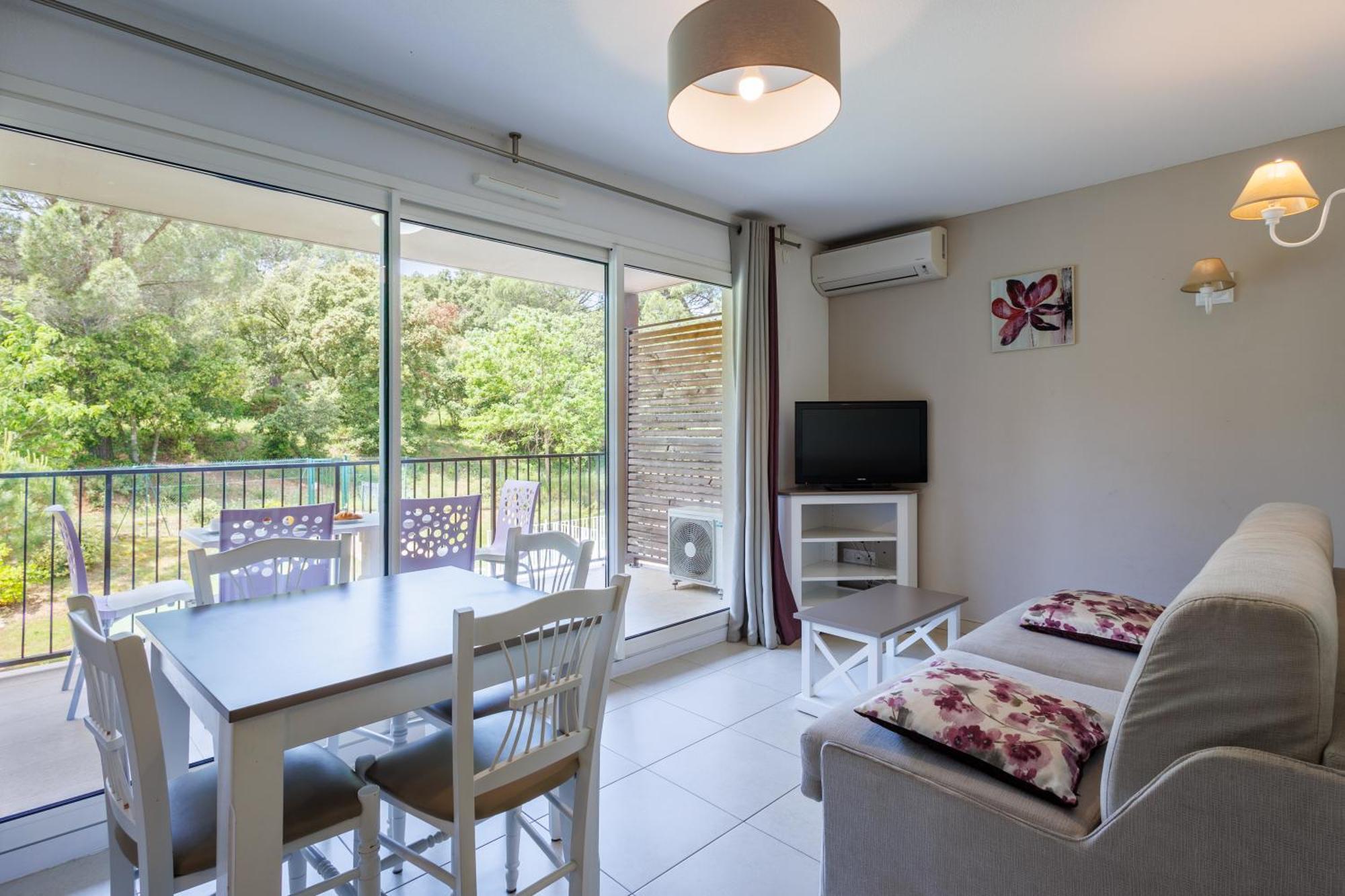 Residhotel Residence Pont Du Gard Remoulins Bagian luar foto