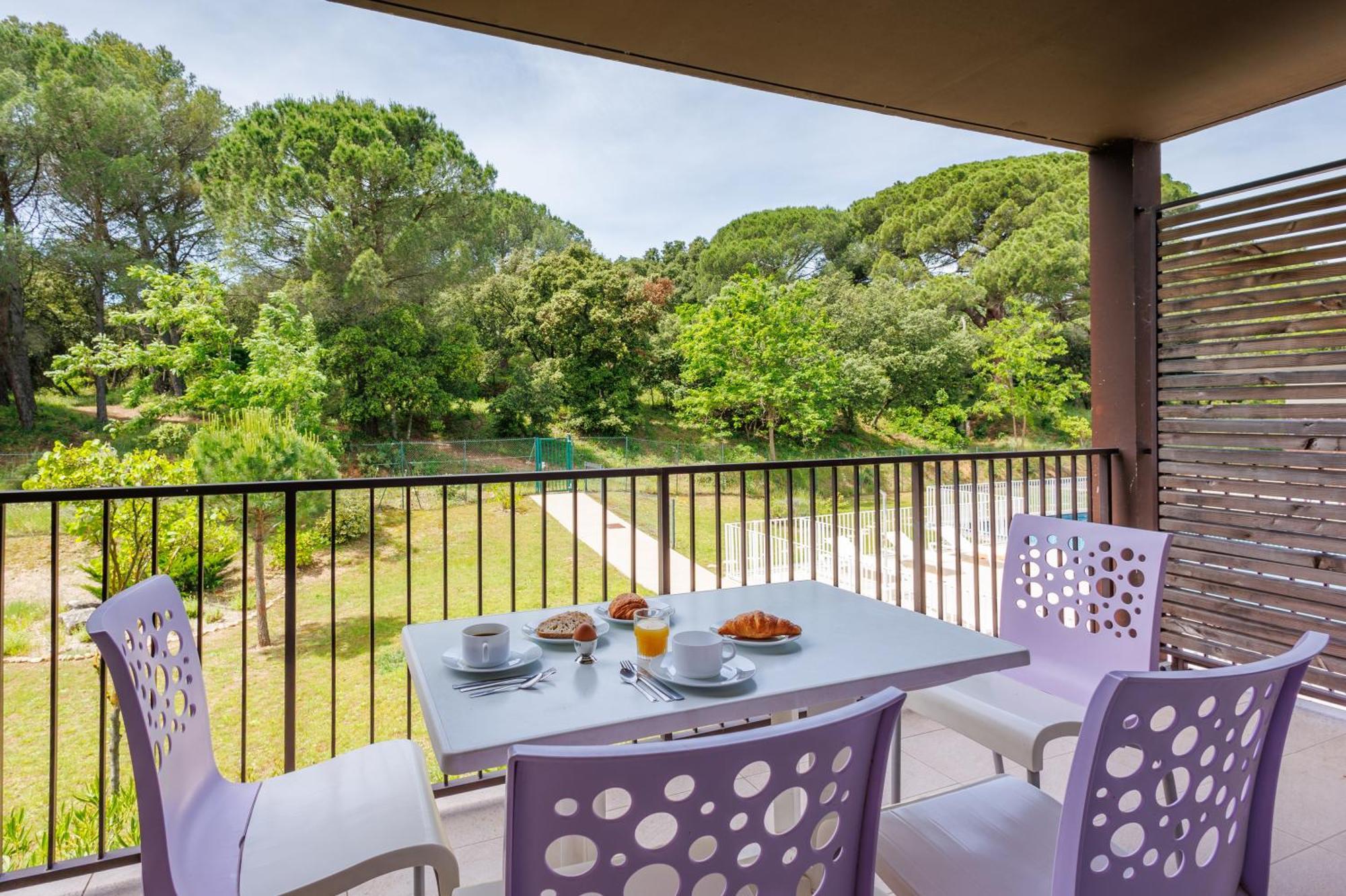 Residhotel Residence Pont Du Gard Remoulins Bagian luar foto