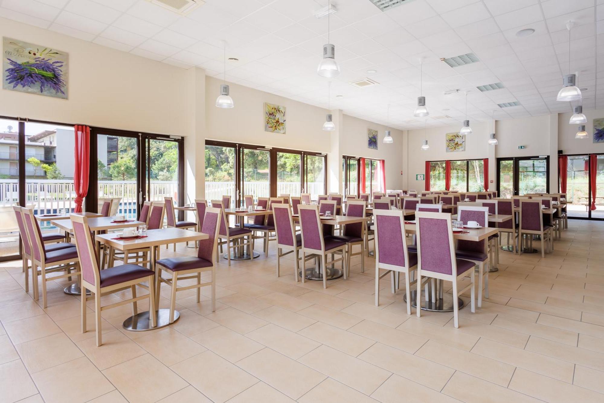Residhotel Residence Pont Du Gard Remoulins Bagian luar foto