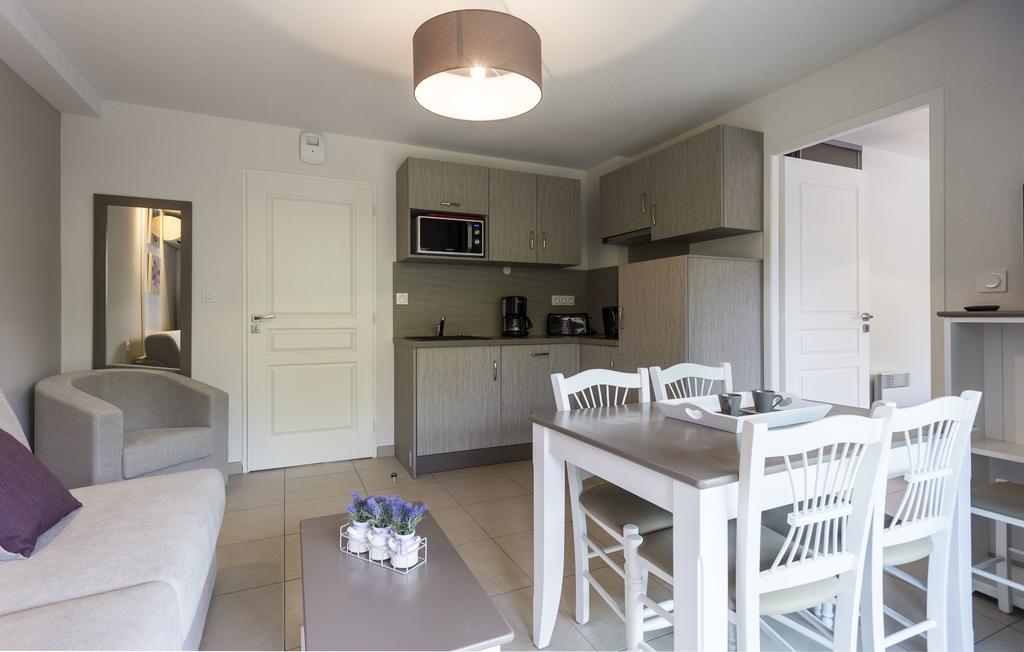 Residhotel Residence Pont Du Gard Remoulins Bagian luar foto
