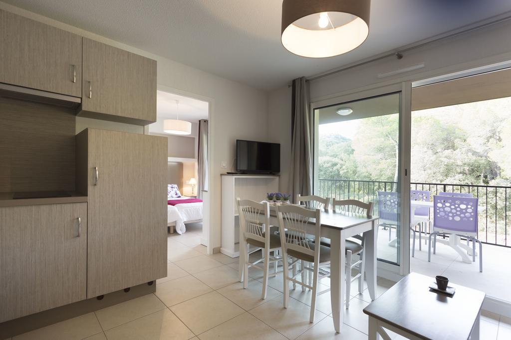 Residhotel Residence Pont Du Gard Remoulins Bagian luar foto